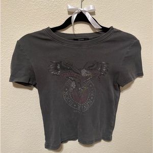 Forever 21 vintage crop top with rustic graphic design.⚡️